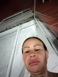 LaraCaliente webcam model stream image