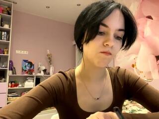 Karoline Mcclanahan webcam model stream image