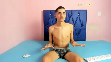 Latinos_2001 webcam model stream image