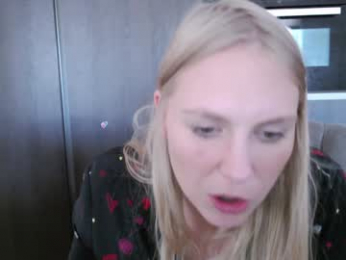 siswet19 webcam chaturbate model stream image
