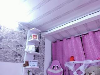 Anto Pierce webcam model stream image