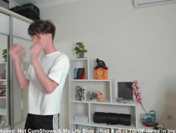 calvin_loves_you webcam model stream image