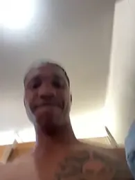 Muzao webcam model stream image