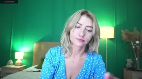 ZoeGrant webcam model stream image