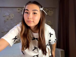 Angelia Madinger webcam model stream image