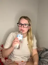 xoxokayy18 webcam model stream image