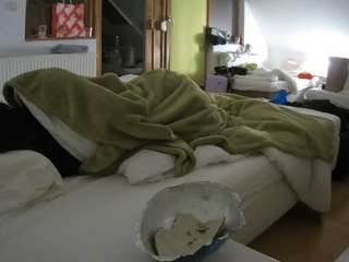 voyeurcam-julmodels-bed-2 webcam model stream image