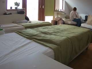 voyeurcam-julmodels-bed-2 webcam model stream image