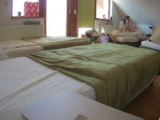 voyeurcam-julmodels-bed-2 webcam model stream image