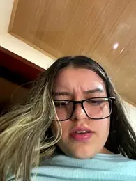 Aphrill webcam model stream image