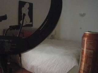 voyeurcam-julmodels-reallife-2 webcam model stream image