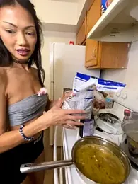 RinaErota webcam model stream image