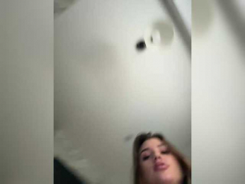 SweetyMia webcam model stream image