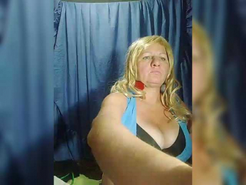 FameLara webcam model stream image