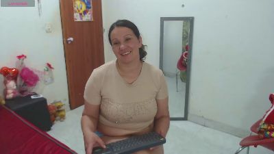 LauraFoxx webcam model stream image