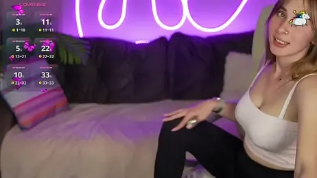 JennyyLuv webcam model stream image