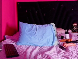 cutepetitee webcam model stream image