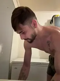 Hugo-hetero34 webcam stripchat model stream image