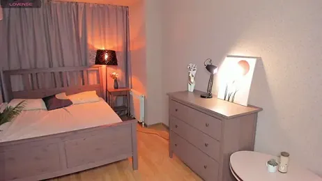 OdellaFrake webcam model stream image