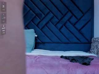 valery-more webcam model stream image