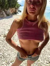 Lady_Liaa webcam model stream image