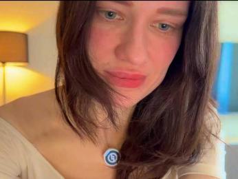 Kiralove- webcam model stream image