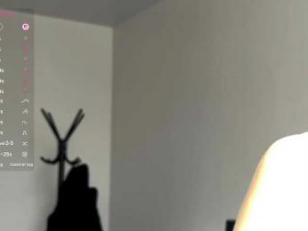 LeontineCuffie webcam model stream image