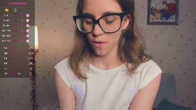 LynneCrust webcam model stream image