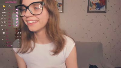 LynneCrust webcam model stream image