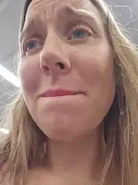 SkyelarsWorld webcam model stream image