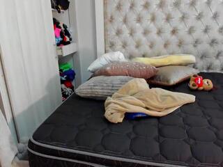 Mharia Angel J webcam model stream image