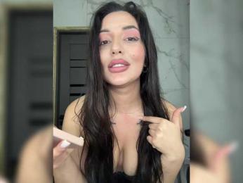 Kristalyy webcam bongacams model stream image