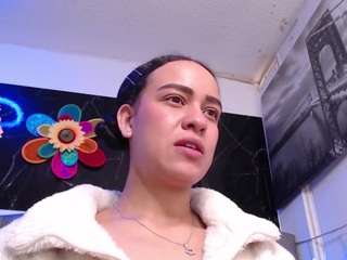 lila-gummy webcam model stream image