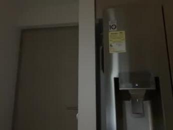 latinella webcam model stream image