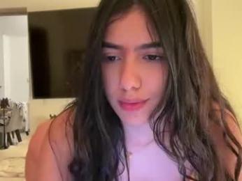 latinella webcam model stream image