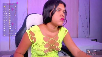 PetiteAri webcam model stream image