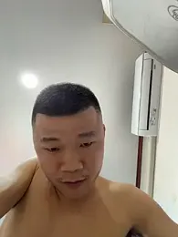 TOP_po webcam model stream image