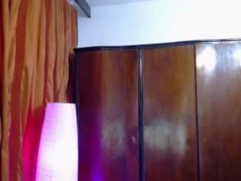 your_wild_fantasy webcam model stream image