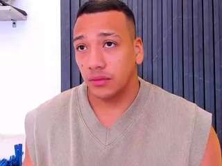 max-turner1 webcam model stream image