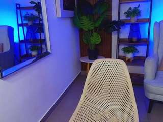 coral-lise webcam model stream image
