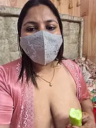 MOM-SUN-COUPLE webcam model stream image