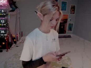 careful_i_bite webcam model stream image