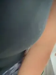HotXMom webcam model stream image