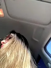 HotXMom webcam model stream image