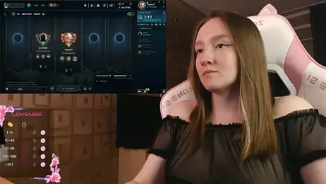 MoonlishSiren webcam model stream image