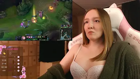 MoonlishSiren webcam model stream image