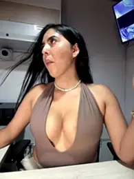 Sofia_Collins- webcam model stream image