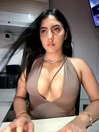 Sofia_Collins- webcam model stream image