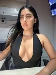 Sofia_Collins- webcam model stream image