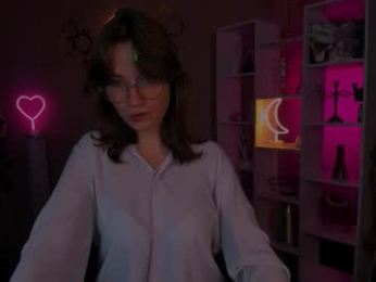 laura_queen_ webcam model stream image